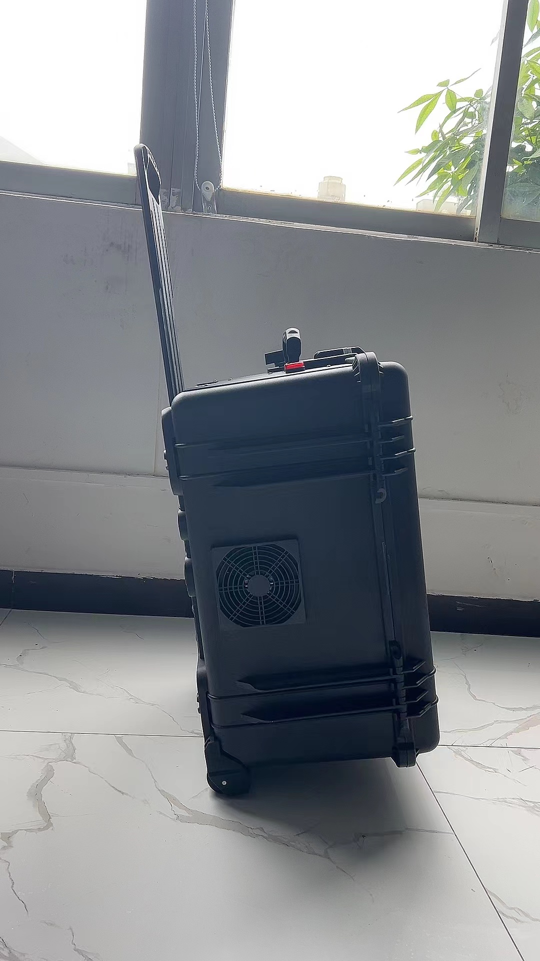 隆林手拉箱型移动通信干扰器